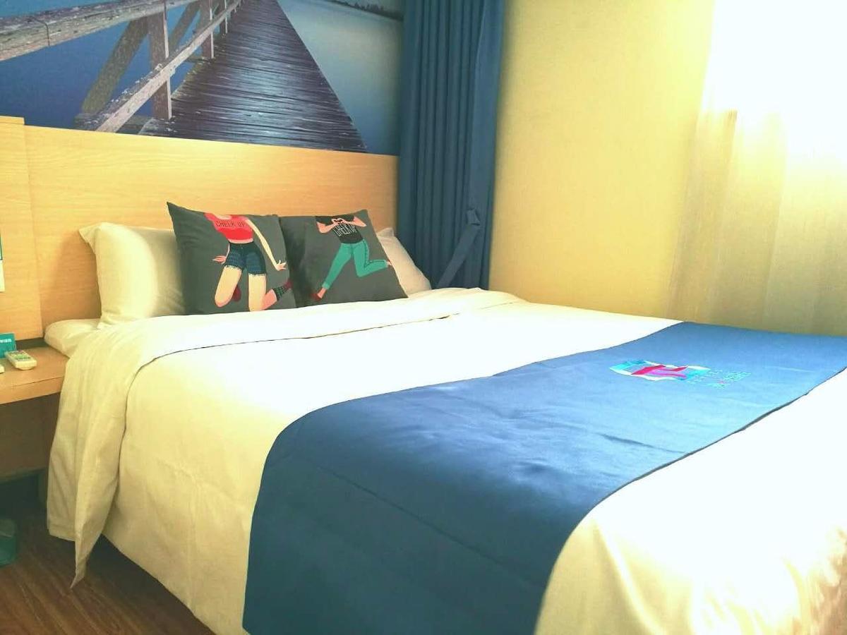 Pai Hotel Huiam Jinghenggu Plaza Jinhu  Exterior photo
